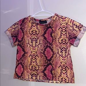 •Snake skin cropped tee•x-small•PLT•